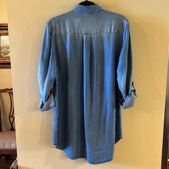Chicos faded denim shirt size 1 (8-10,M). - Picture 2 of 6